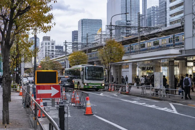 2026年10月の東京・交通規制ガイド：鉄道・地下鉄工事、都営バス迂回、道路閉鎖を日付別に確認