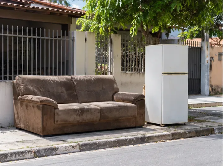 Coleta de móveis e entulho em Manaus: como solicitar e descartar corretamente