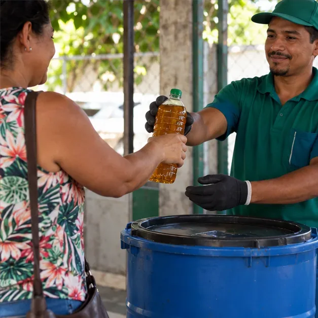 Como descartar óleo de cozinha usado em Manaus: pontos e preparo