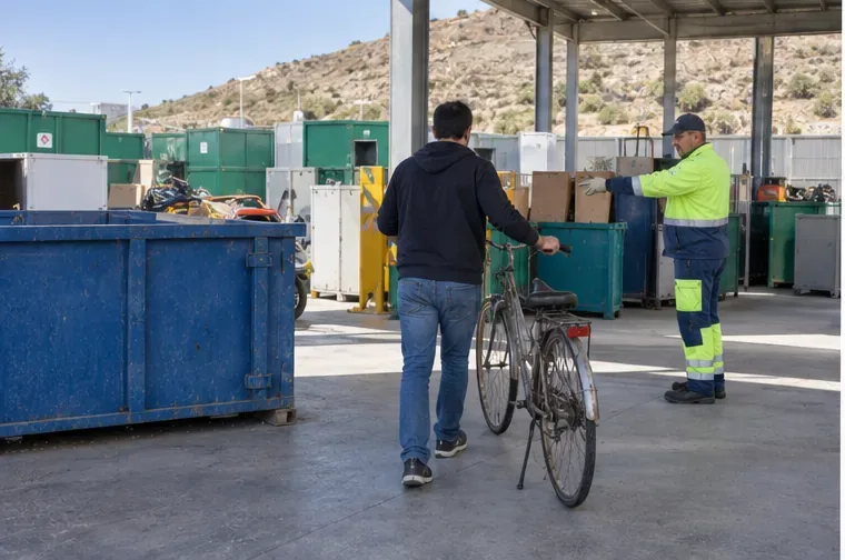 Cómo tirar una bicicleta en Almería en 2026: punto limpio, recogida de enseres y bicicletas eléctricas