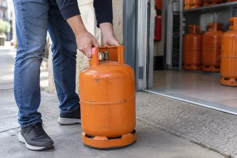 Cómo tirar una bombona de gas en Gijón: opciones seguras y qué conviene en cada caso