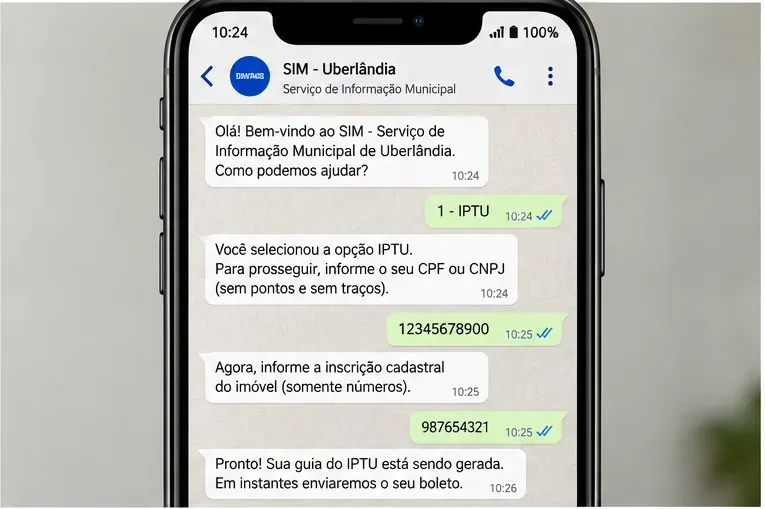 Celular mostrando exemplo do fluxo do SIM para IPTU, com solicitação de CPF ou CNPJ e inscrição cadastral