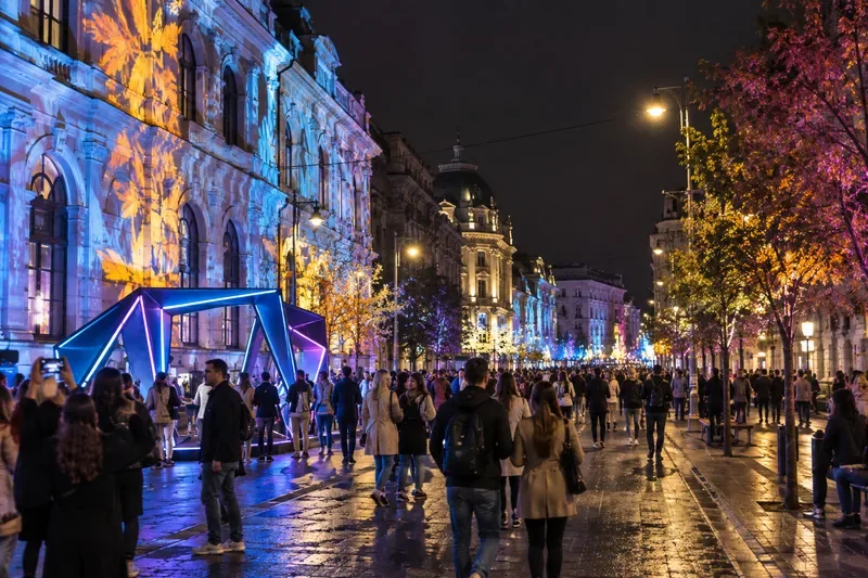 Spotlight București 2026, 9–11 octombrie: program, traseu pe Calea Victoriei și acces gratuit