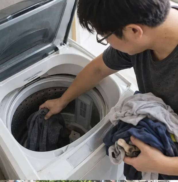 民眾從直立式洗衣機內取出衣物和雜物