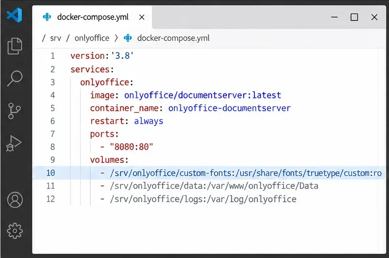 Im Code-Editor wird ein Docker Compose-Volumes-Eintrag angezeigt, der den Ordner „customfonts“ des Hosts in ONLYOFFICE einordnet.