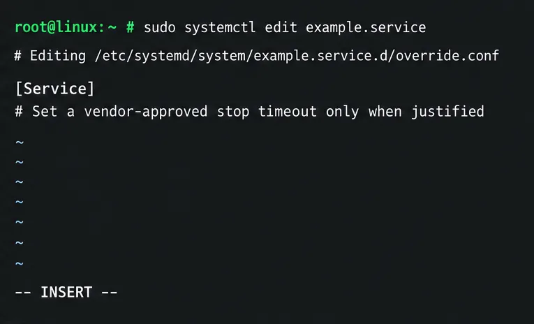 محرر خدمة systemd توضيحي يُظهر قسم الخدمة وملاحظة لاستخدام مهلة زمنية معتمدة من المورّد