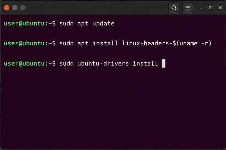 Terminal Ubuntu ilustrujący instalację pasujących nagłówków jądra i pakietu sterowników DKMS