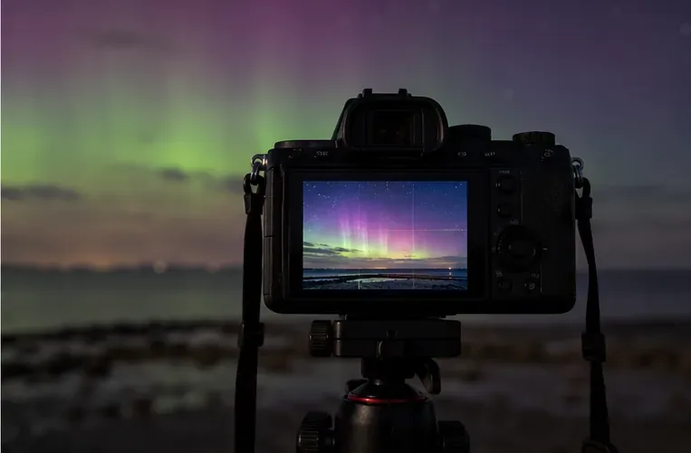 Noorderlicht in Nederland zien: beste plekken, actuele voorspelling en fotografietips