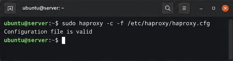 De terminal toont de HAProxy-configuratievalidatieopdracht en een bericht dat de configuratie geldig is.